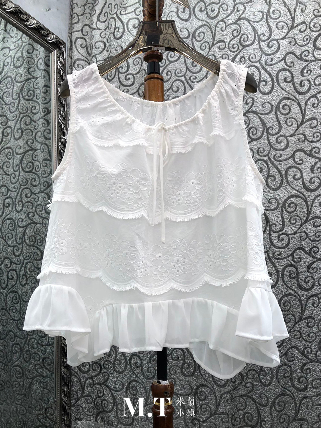 Street Fashion Milan - Milan Small Town Special Offer Sleeveless